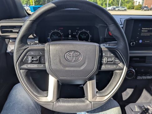 Used 2025 Toyota Tacoma TRD Off-Road AWD/4WD image 22