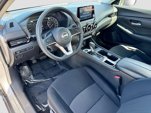 Used 2024 Nissan Sentra SV FWD image 9
