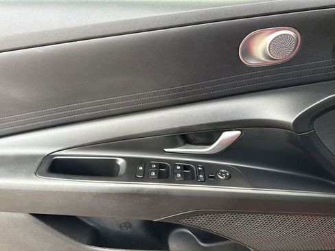 Used 2023 Hyundai Elantra SEL image 15