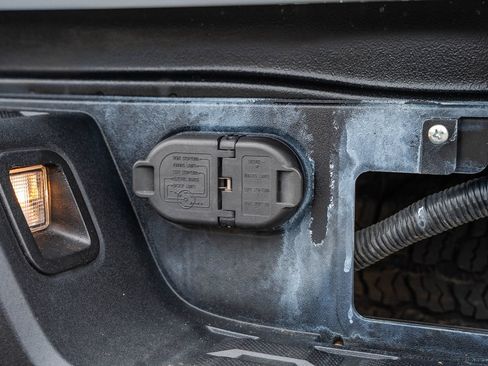 Used 2021 Toyota Tacoma TRD Off-Road AWD/4WD image 16