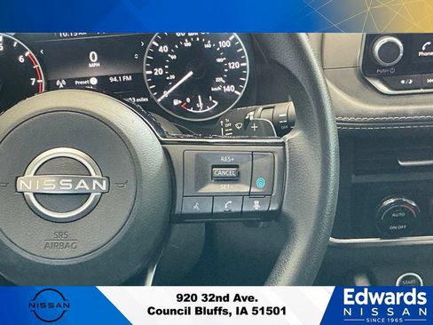 Used 2023 Nissan Rogue SV AWD/4WD image 18