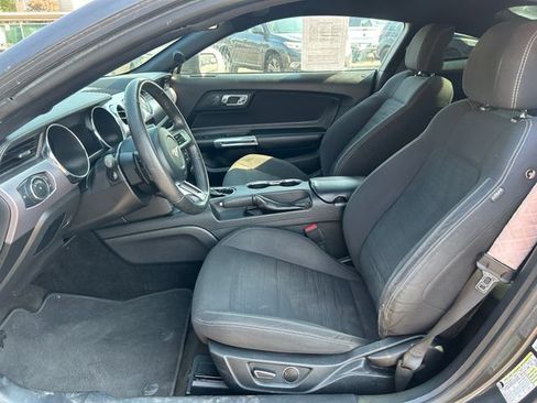 Used 2016 Ford Mustang Coupe RWD image 23