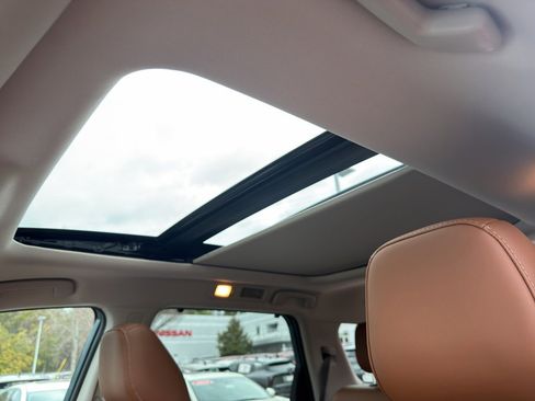 New 2026 Nissan Pathfinder Platinum image 30