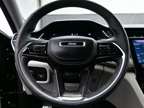 Used 2023 Jeep Grand Cherokee L Overland w/ Luxury Tech Group IV image 25