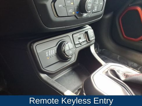 Used 2023 Jeep Renegade Trailhawk AWD/4WD image 8
