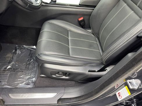 Used 2022 Land Rover Range Rover Velar R-Dynamic S image 26