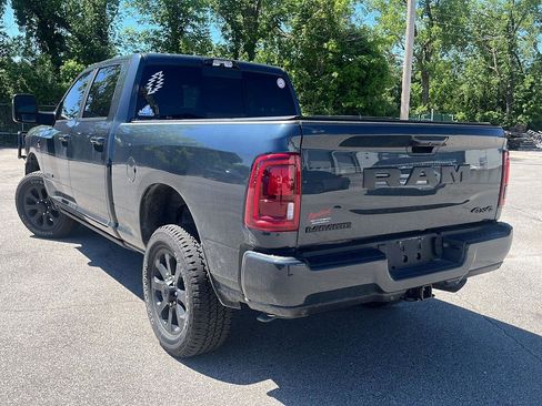Used 2026 RAM 2500 Laramie AWD/4WD image 5