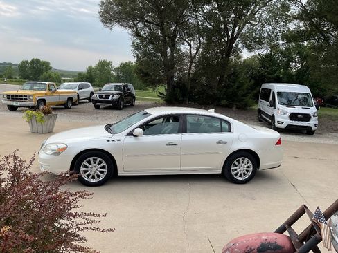 Used 2011 Buick Lucerne CXL w/ Driver Confidence Package FWD image 6
