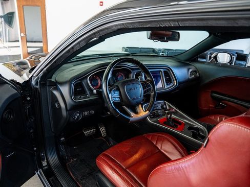 Used 2019 Dodge Challenger SRT Hellcat Redeye image 34