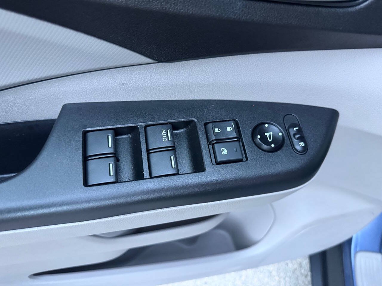 Used 2014 Honda CR-V LX image 14