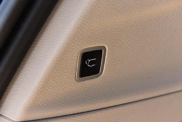 Used 2024 Chrysler Pacifica Touring-L FWD image 27