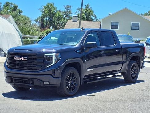 Used 2025 GMC Sierra 1500 Elevation AWD/4WD image 3