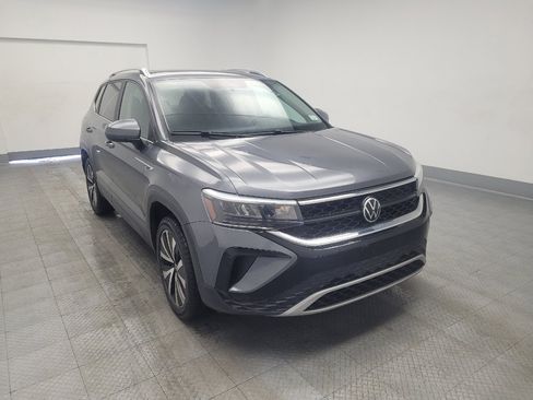 Used 2022 Volkswagen Taos SE w/ Panoramic Sunroof Package image 13