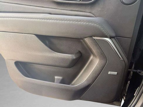 Used 2023 GMC Yukon XL Denali image 30