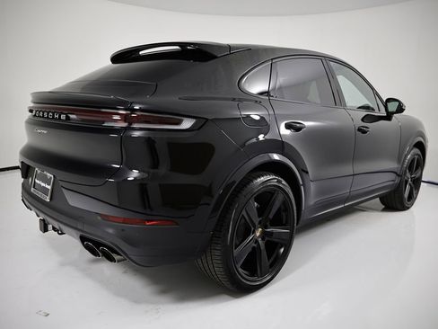 New 2026 Porsche Cayenne Coupe AWD/4WD image 7