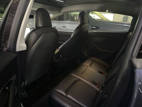 Used 2020 Tesla Model Y Long Range image 7