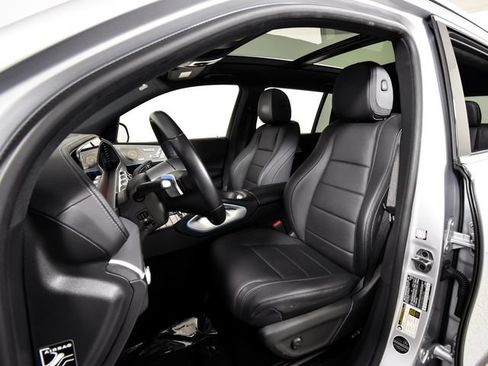 Certified 2025 Mercedes-Benz GLS 450 4MATIC image 4