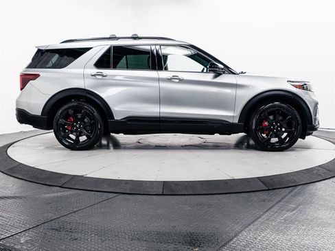 Used 2020 Ford Explorer ST w/ ST Street Pack image 13