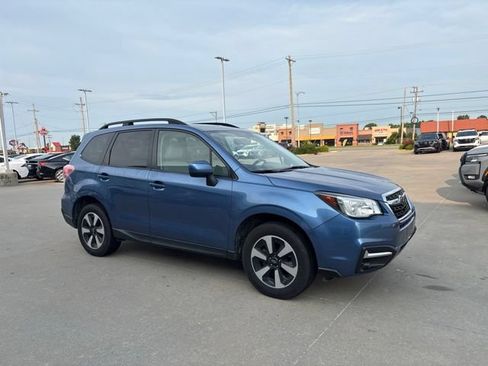 Used 2018 Subaru Forester 2.5i Premium w/ All-Weather Package AWD/4WD image 2