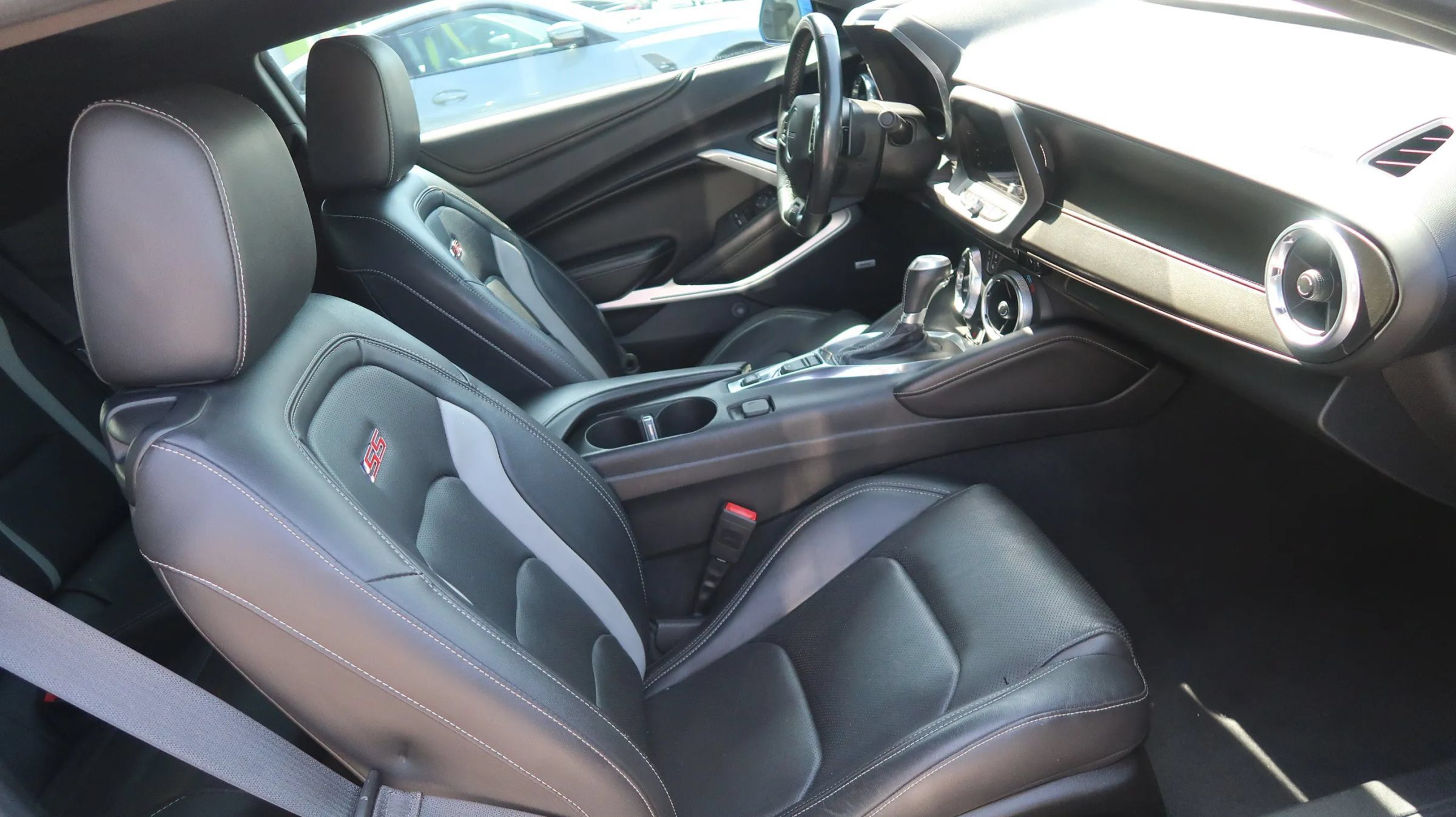 Used 2018 Chevrolet Camaro SS RWD image 23