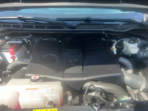 Used 2024 Toyota Tundra Limited image 3