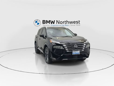 Used 2024 Nissan Rogue Platinum AWD/4WD image 7