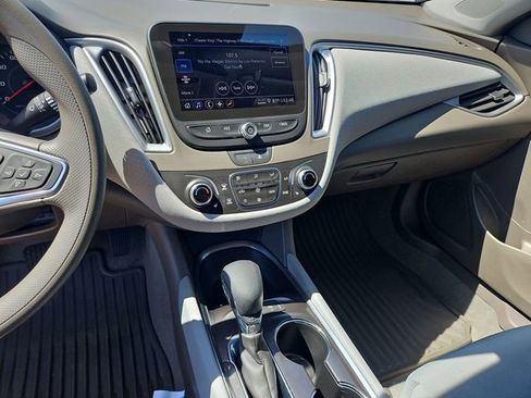 Used 2024 Chevrolet Malibu LT image 11