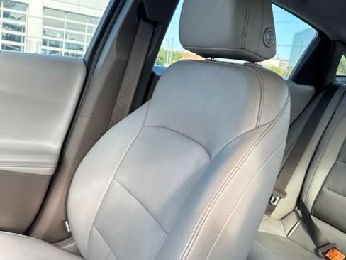 Used 2017 Chevrolet Malibu LT w/ Leather Package FWD image 7