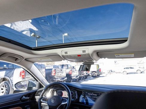 Used 2024 Volkswagen Jetta SEL image 33