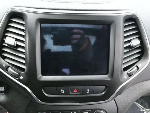 Used 2021 Jeep Cherokee Latitude Lux 80th Anniv w/ Quick Order Package 26U 80TH image 12