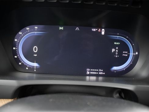 Certified 2025 Volvo XC90 T8 Plus w/ Protection Package Premier image 17