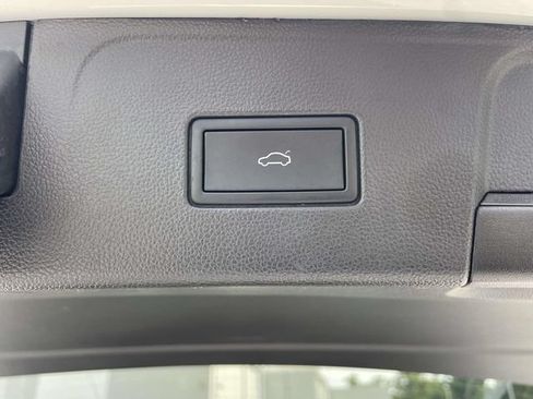 Certified 2023 Volkswagen Atlas SE FWD image 13