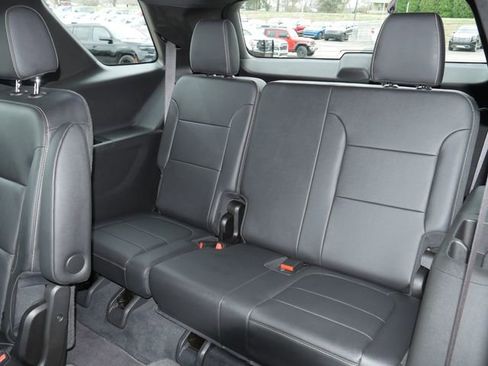 Used 2022 Chevrolet Traverse LT w/ LT Premium Package AWD/4WD image 24