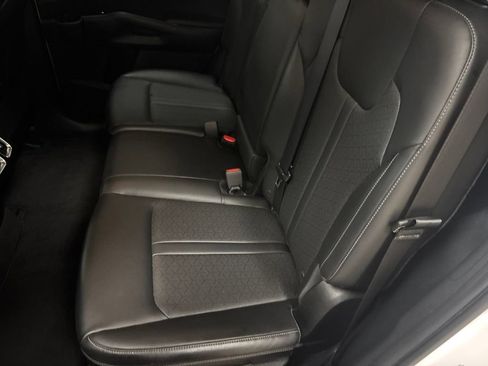 Used 2023 Kia Sorento S AWD/4WD image 30