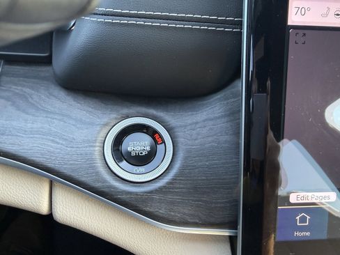 Used 2024 Jeep Grand Cherokee Limited image 25