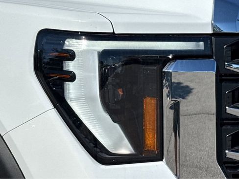 New 2026 GMC Sierra 2500 SLE AWD/4WD image 19