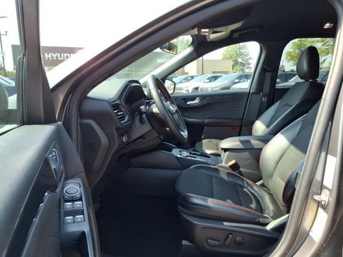 Used 2025 Ford Escape ST-Line FWD image 14