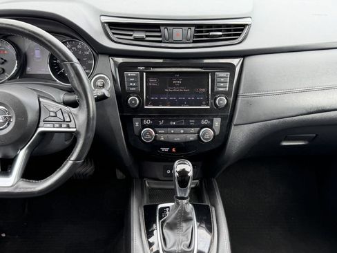 Used 2018 Nissan Rogue SL w/ Premium Package FWD image 15