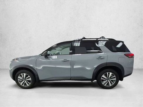 Used 2024 Nissan Pathfinder SL AWD/4WD image 9