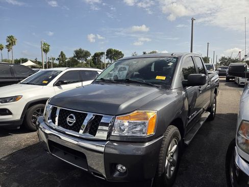 Used 2014 Nissan Titan SV w/ SV Value Truck Package RWD image 3