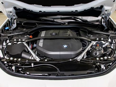 Used 2026 BMW 740i xDrive w/ Executive Package AWD/4WD image 5