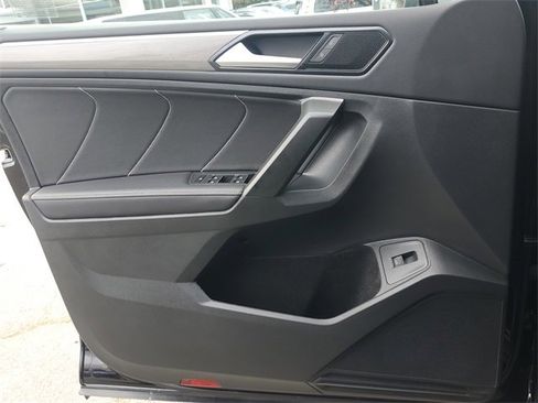 Certified 2024 Volkswagen Tiguan SE R-Line image 30