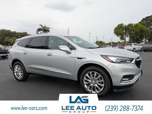 Used 2020 Buick Enclave Essence w/ Sound and Sites Package FWD image 1