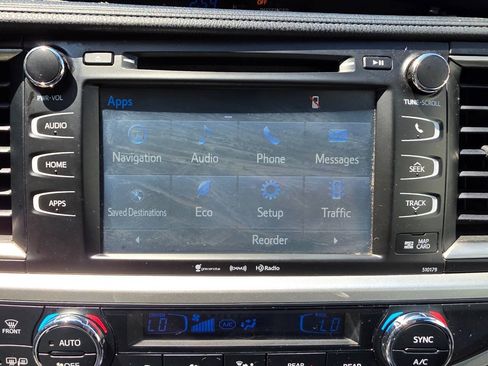 Used 2018 Toyota Highlander XLE FWD image 23