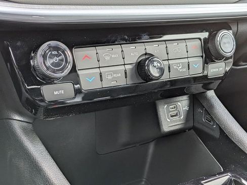 New 2026 Jeep Compass Limited image 21