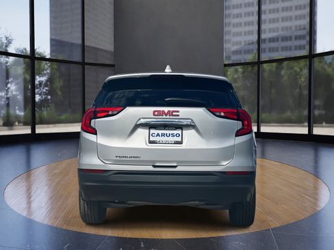 Used 2020 GMC Terrain SLE image 4