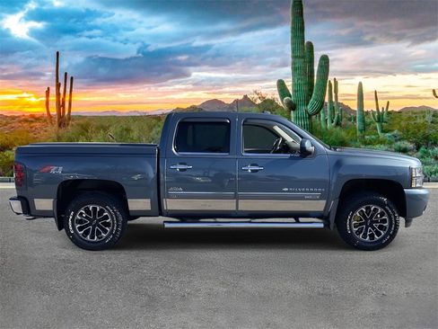 Used 2010 Chevrolet Silverado 1500 LTZ w/ Z71 Appearance Package image 2
