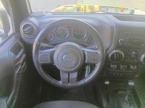 Used 2015 Jeep Wrangler Unlimited Sport w/ Quick Order Package 24S AWD/4WD image 29