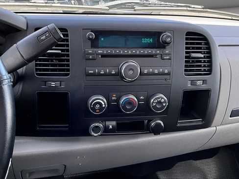 Used 2011 Chevrolet Silverado 1500 W/T image 9