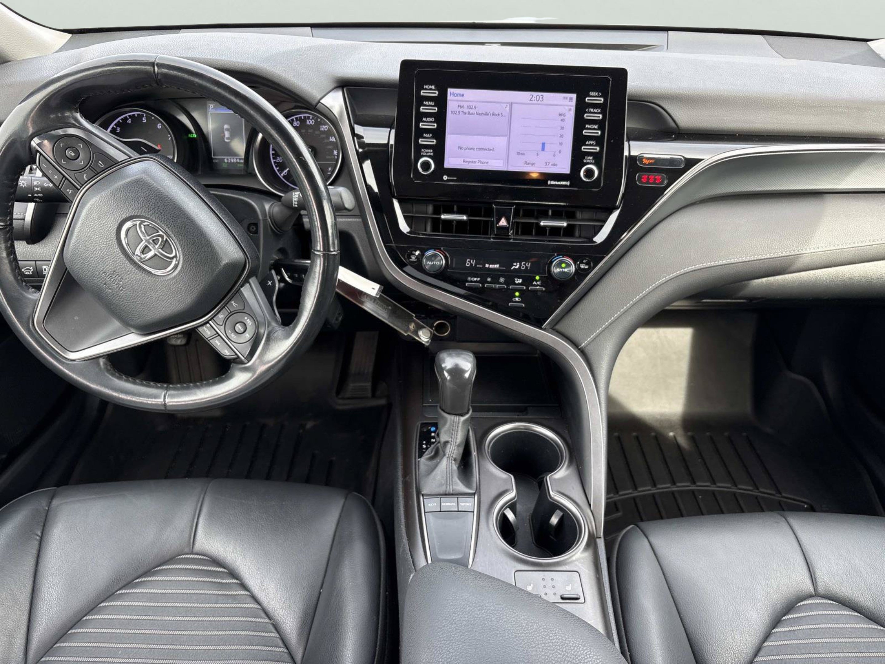 Used 2024 Toyota Camry SE w/ Cold Weather Package FWD image 14